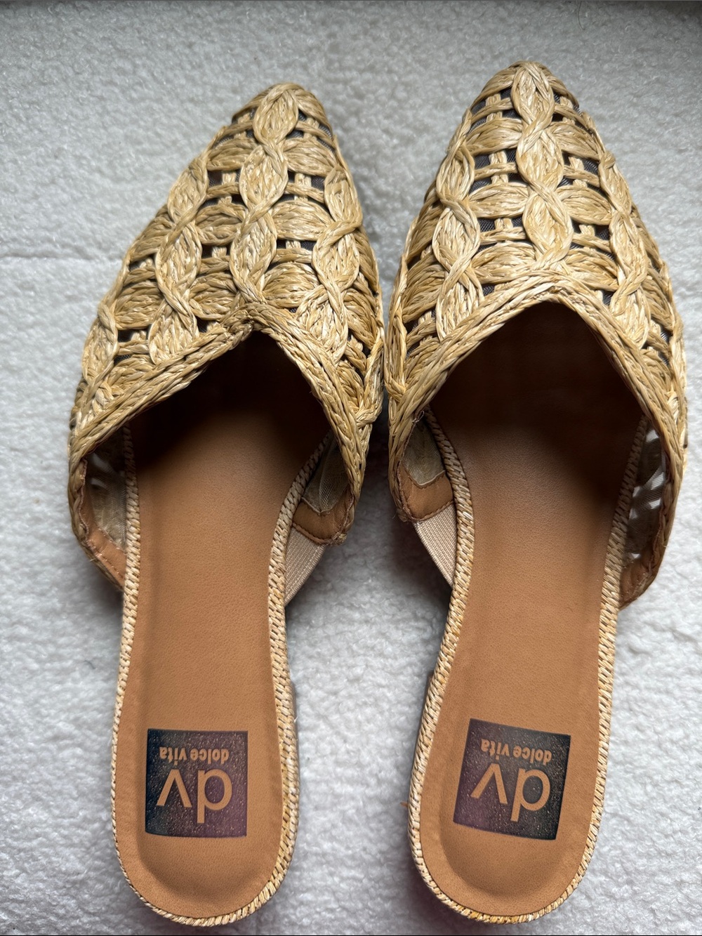 NWOT Dolce Vita Natural Straw Woven Pointed Mule - Tan